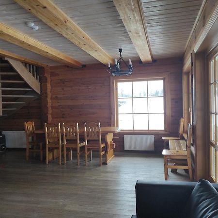 Guest House Unguri Stalbe Ngoại thất bức ảnh