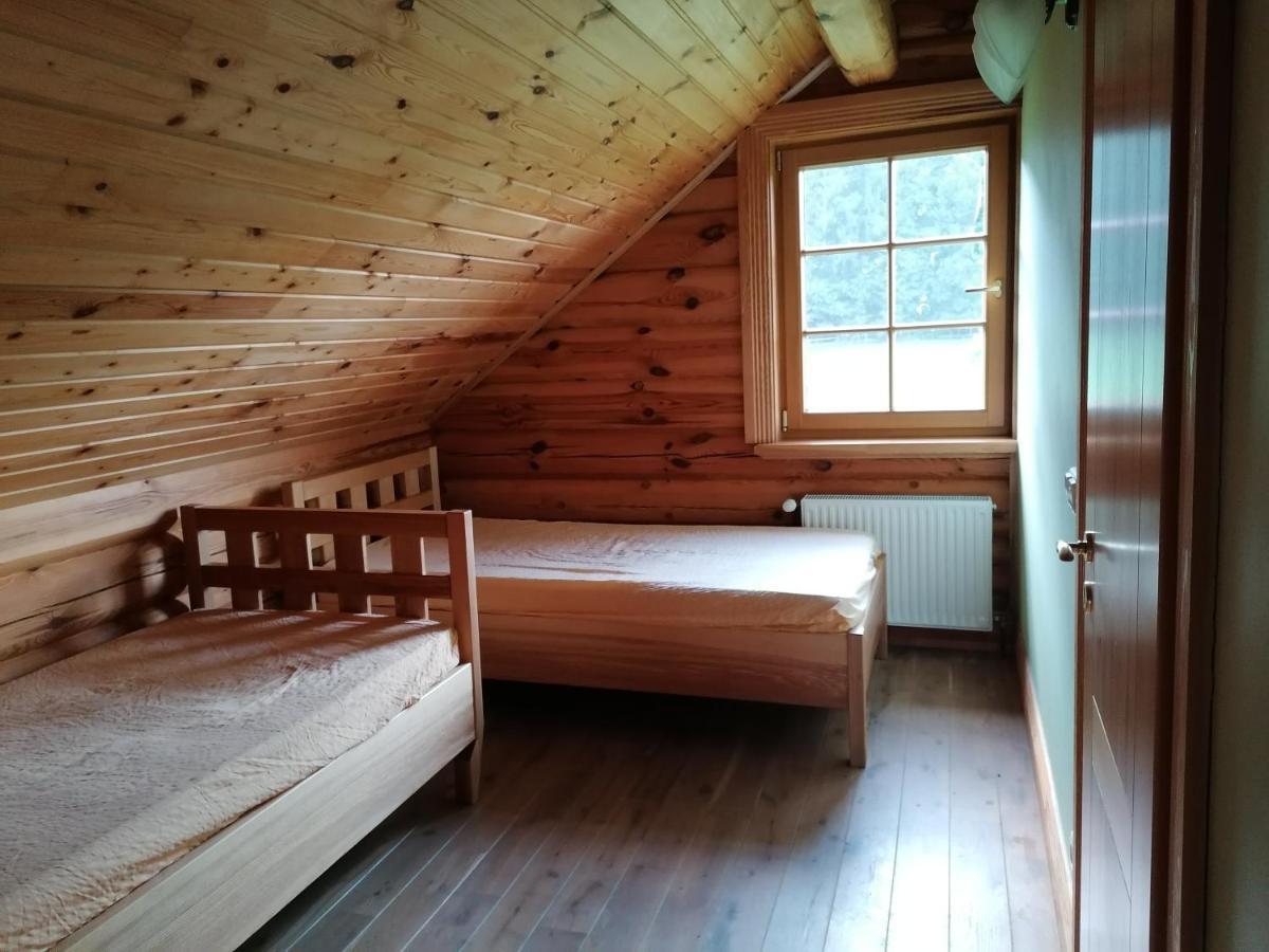 Guest House Unguri Stalbe Ngoại thất bức ảnh