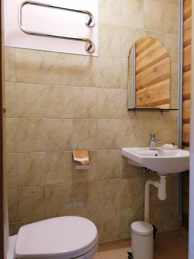 Guest House Unguri Stalbe Ngoại thất bức ảnh