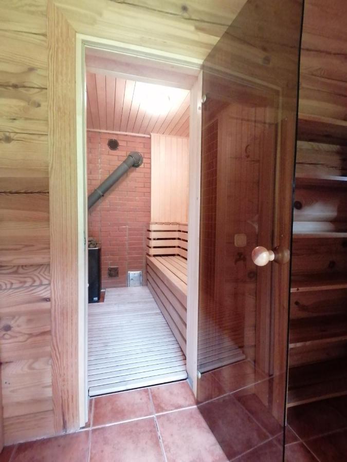 Guest House Unguri Stalbe Ngoại thất bức ảnh